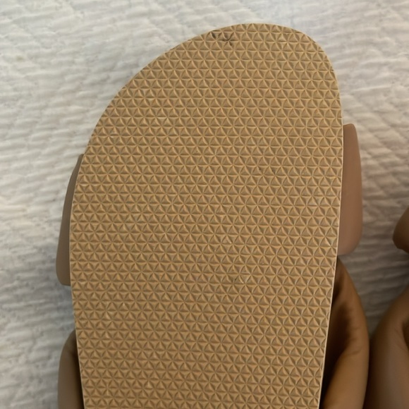 The Bali Tailor Eadie Slides Size 39 in Tan, sold out - Picture 5 of 10